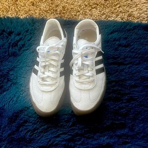 Addidas Tennis Shoes